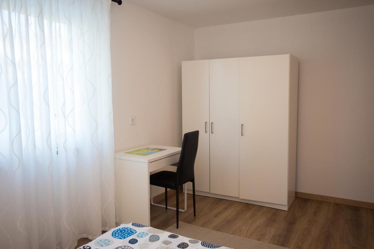 Apartman Girasol Pula Apartment Екстериор снимка