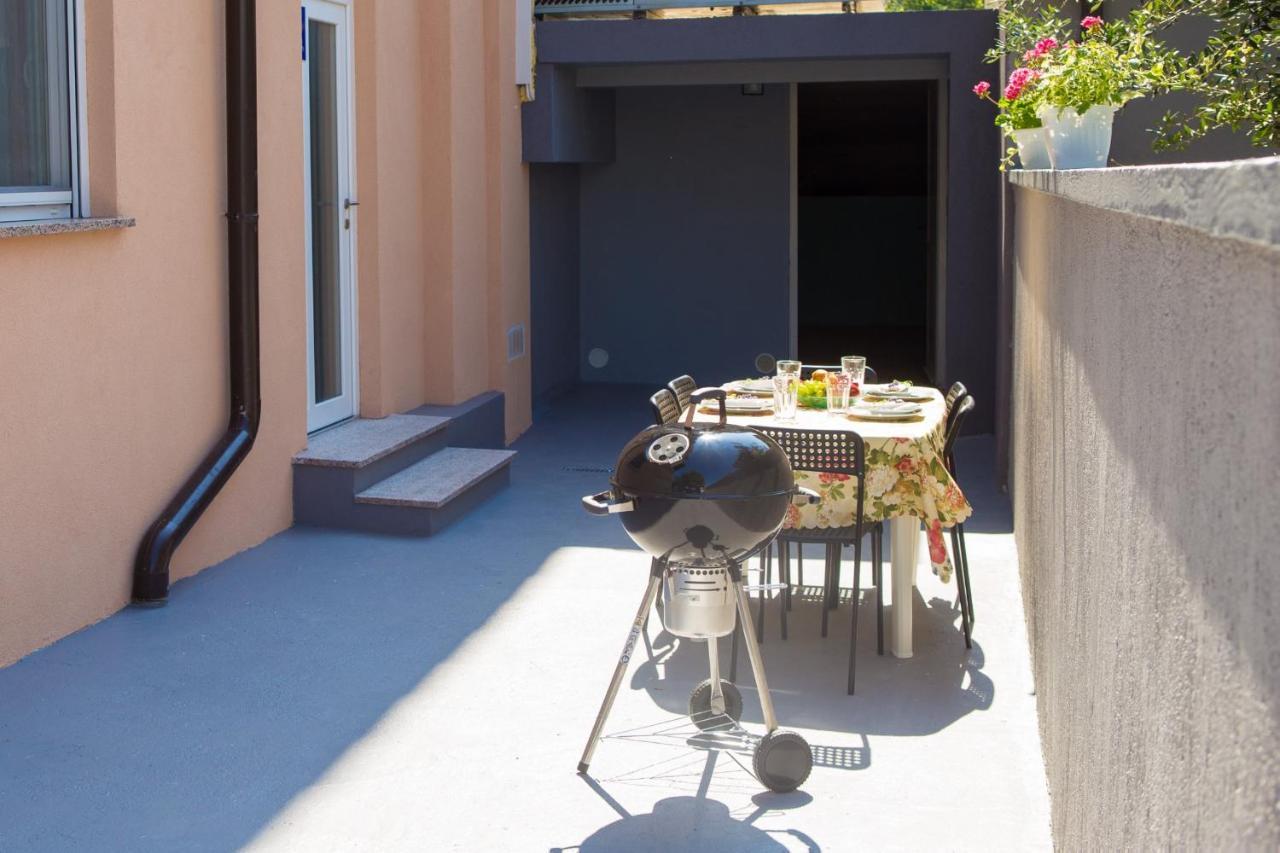 Apartman Girasol Pula Apartment Екстериор снимка
