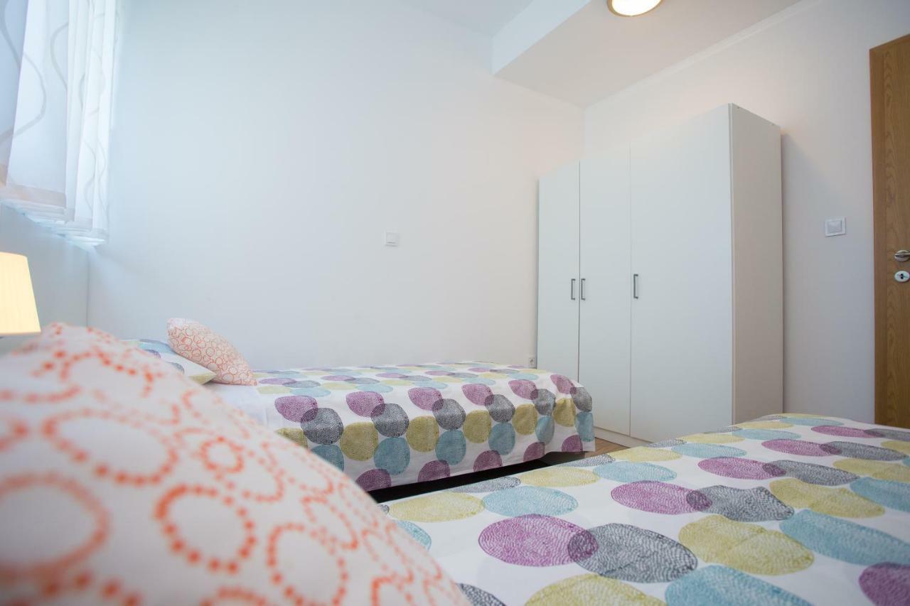 Apartman Girasol Pula Apartment Екстериор снимка