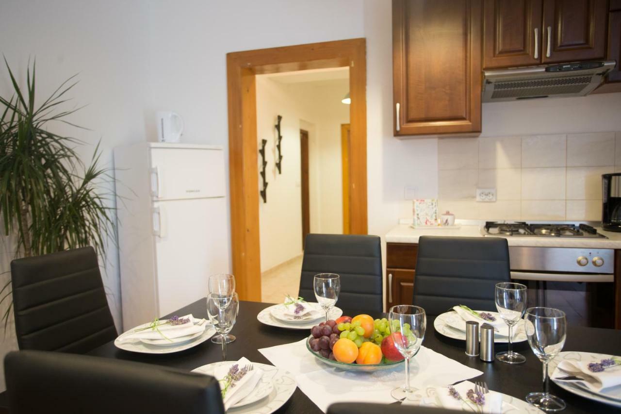 Apartman Girasol Pula Apartment Екстериор снимка