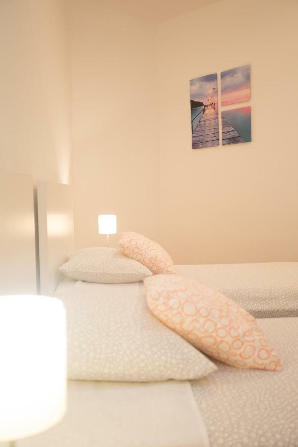 Apartman Girasol Pula Apartment Екстериор снимка